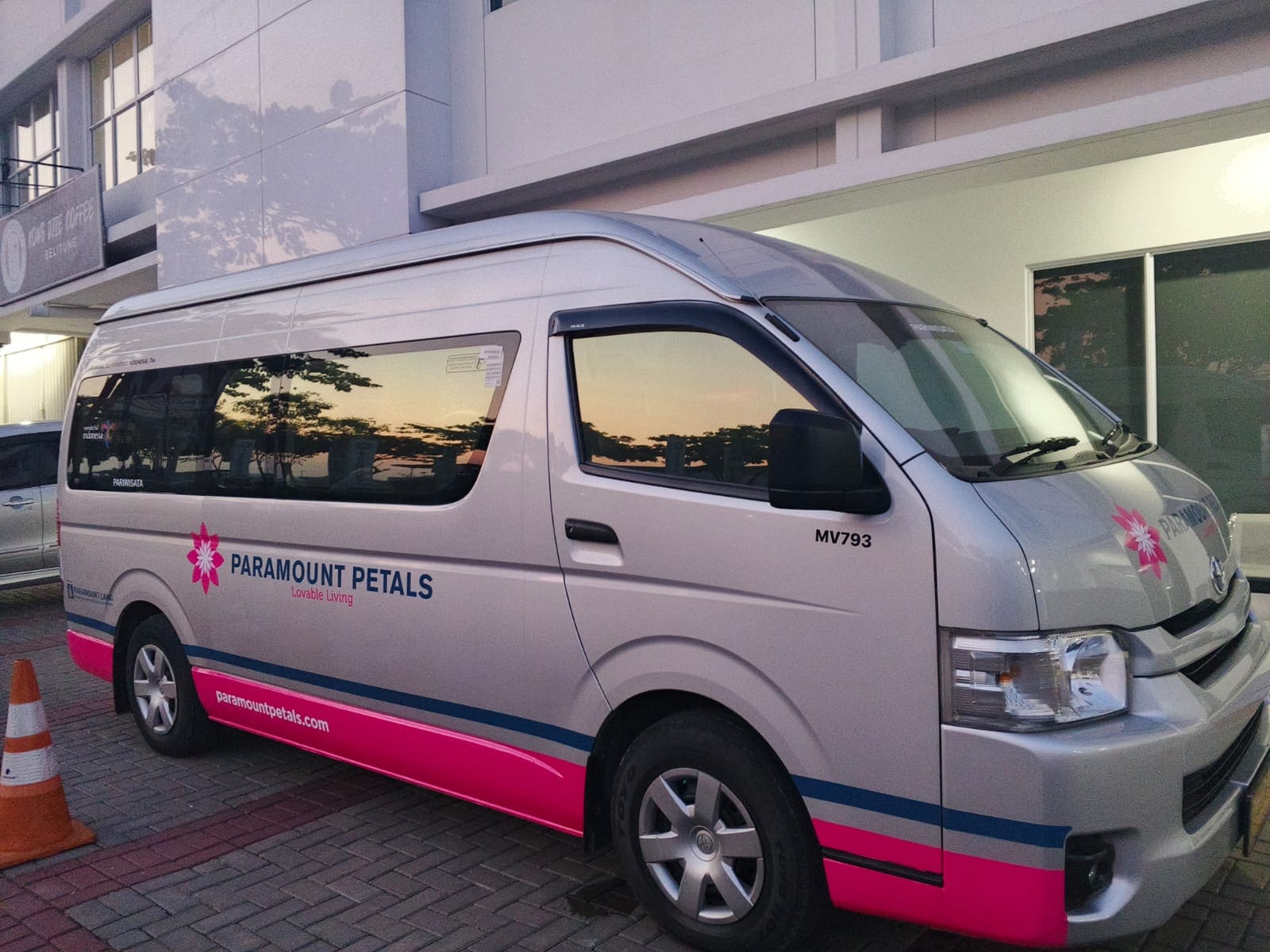 Mobilitas Jadi Nilai Tambah Hunian, Paramount Petals Luncurkan Shuttle Bus ke Jakarta